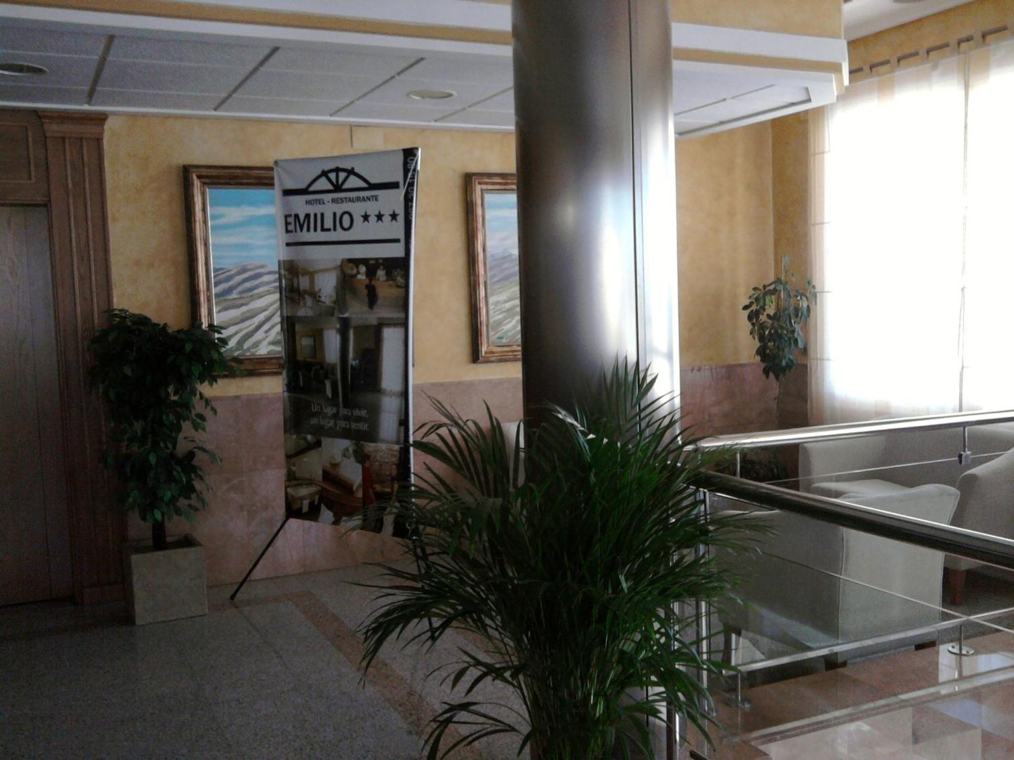 Hotel Restaurante Emilio Hellín Εξωτερικό φωτογραφία
