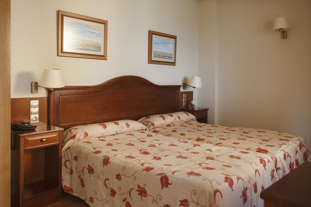 Hotel Restaurante Emilio Hellín Εξωτερικό φωτογραφία