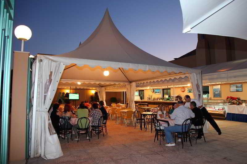 Hotel Restaurante Emilio Hellín Εξωτερικό φωτογραφία